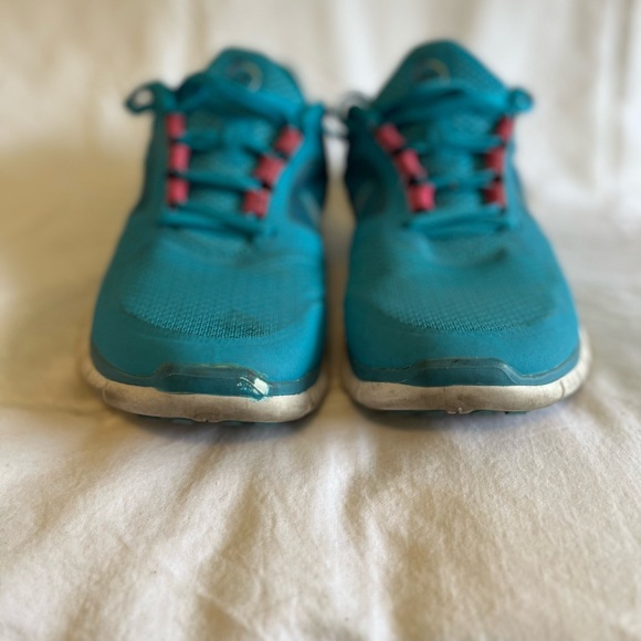 Excellent Condition 🌸 Nike N7, Size 10 in Turquoise and white - Picture 3 of 12
